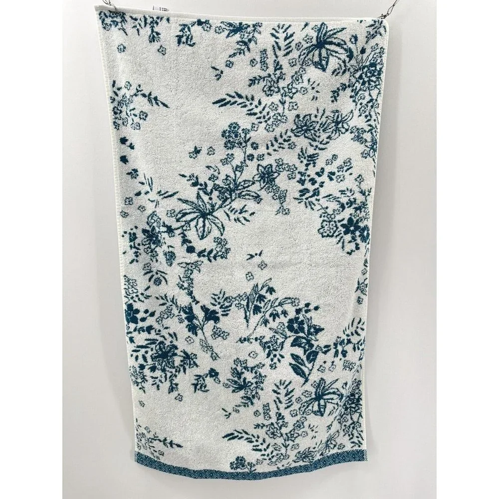 Yves Delorme Paris “Sylve” Handtowel 22”x39” NWOT (X-1)